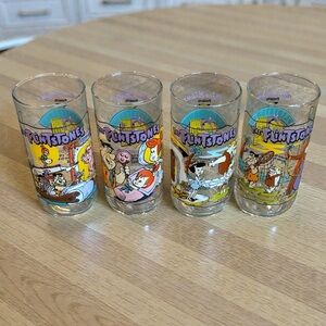 The Flintstones Hardee's Hanna-Barbera Glasses 1991 The First 30 Years Set of 4